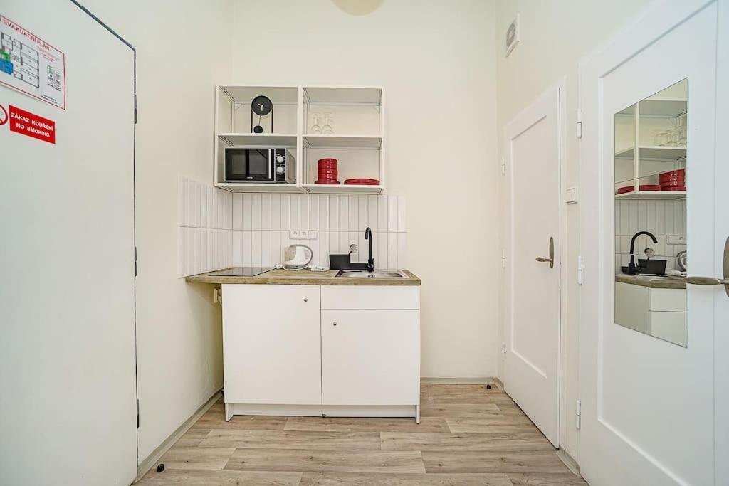 Modern, Bright In A Great Location * Praga